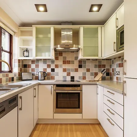 Claife Heights At Windermere Marina Village *