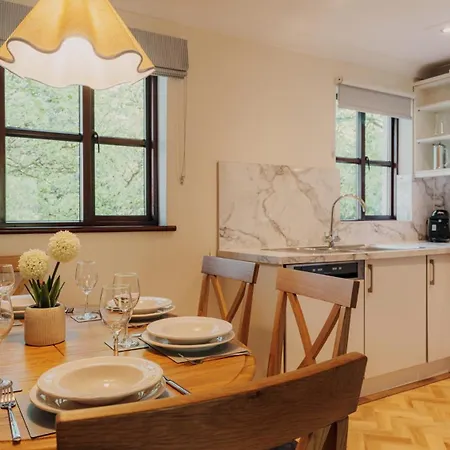 Claife Heights At Windermere Marina Village Apartament