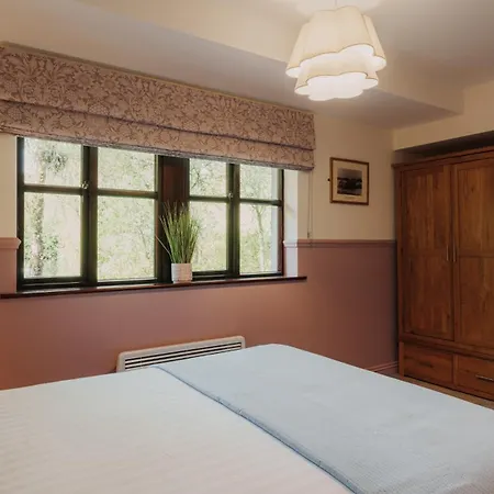 Claife Heights Cottage At Windermere Marina Village Apartment