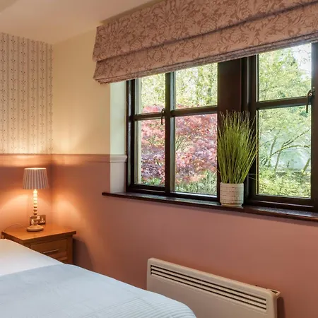 Dog Friendly Lakeland At Windermere Marina Village *