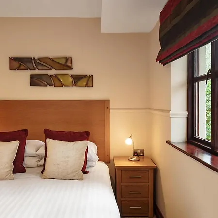 아파트 Claife Heights At Windermere Marina Village 보우네스온윈더미어